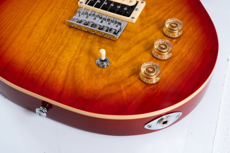 Washburn R5CB-U Wing Series Raven ’78 Cherry Burst Guitarra Eléctrica 4
